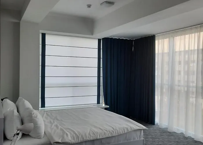 Glass Cube Hotel