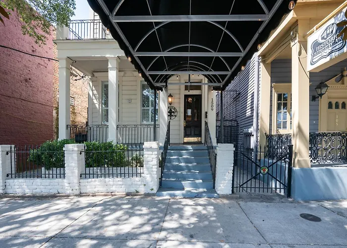 The Carriage House On St Charles