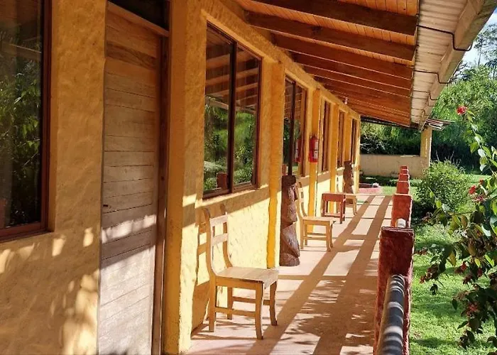 Mindo Loma Bird Lodge