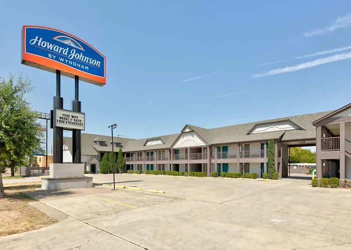 Howard Johnson By Wyndham San Marcos