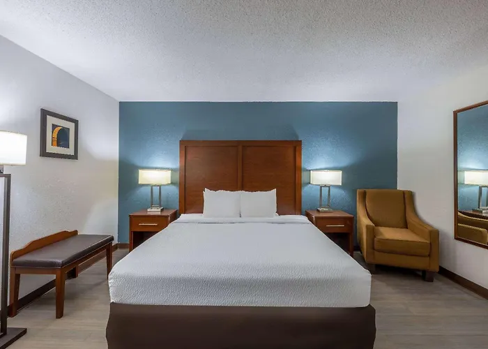 Travelodge By Wyndham Brooklyn Center