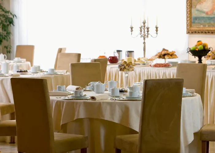 Mini Palace Hotel