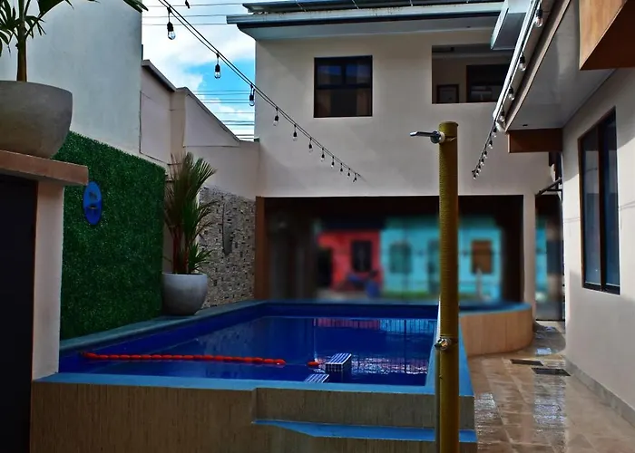 Hotel Cabinas Midey