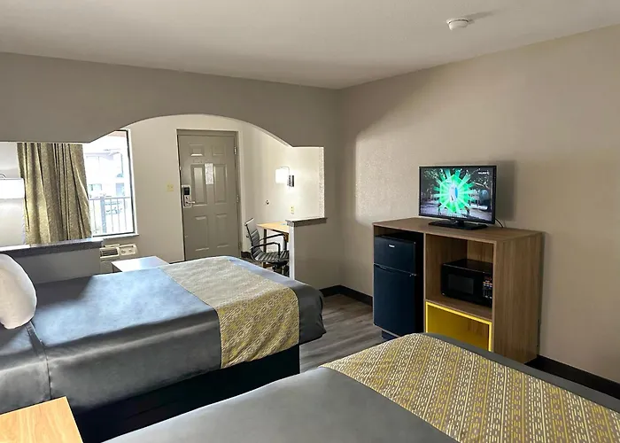 Days Inn & Suites By Wyndham Opelousas