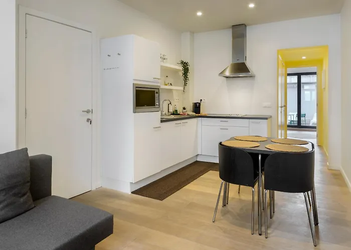 R73 Apartments By Domani Hotels