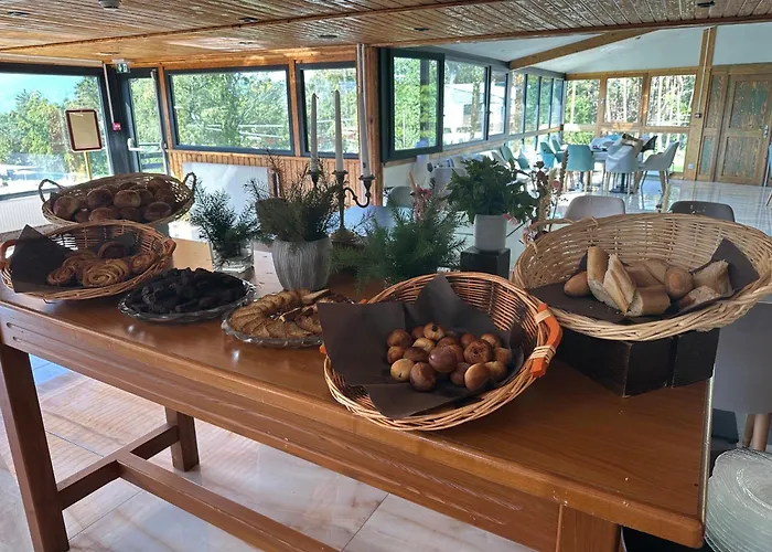 Hotel Parc Les Cigognes
