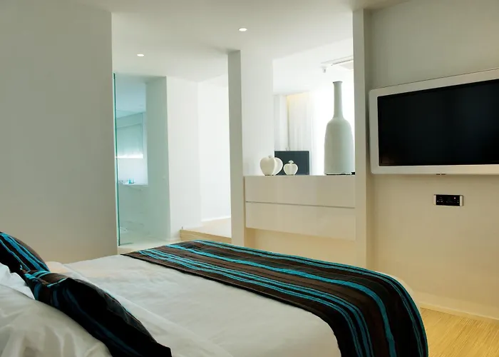 HasHotel