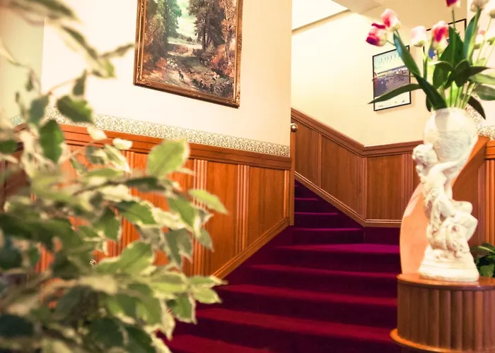 The County Hotel