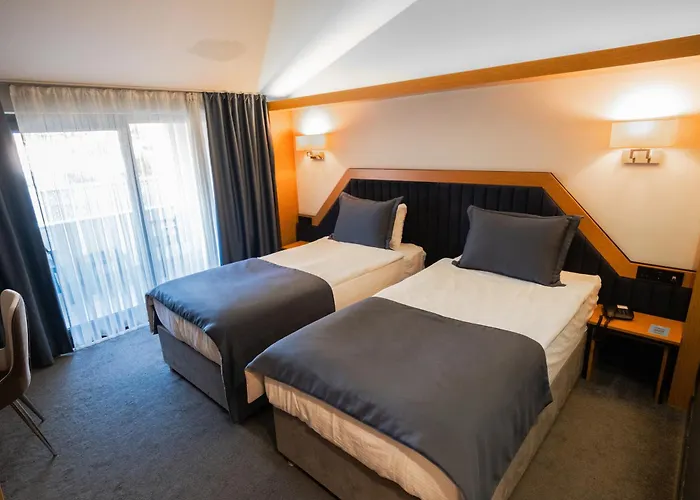 Roof 264 Hotel & Suites