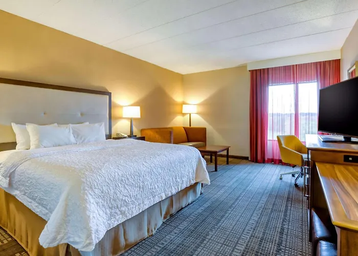 Hampton Inn Boston-Norwood
