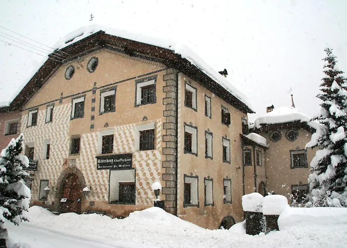 Chasa De Capol - Historische Gaststaette & Weinkellerei