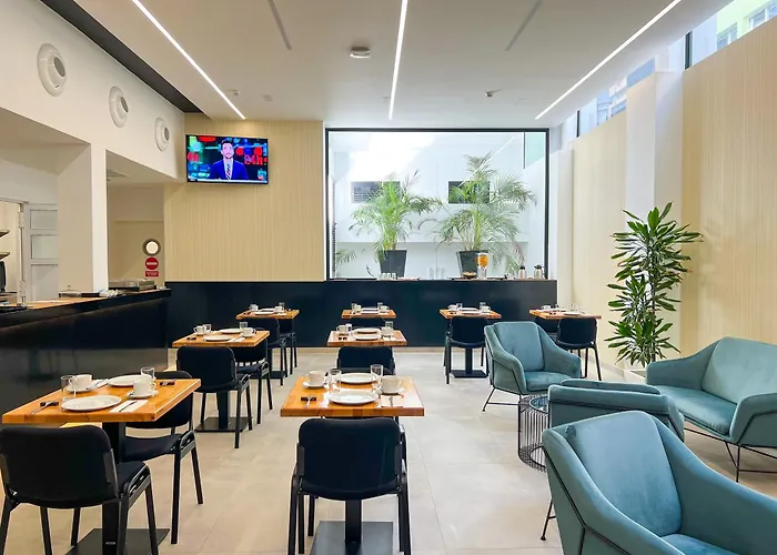 Hotel Mg Poniente
