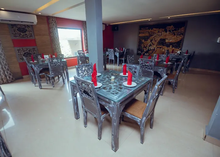 Noble House Hotel