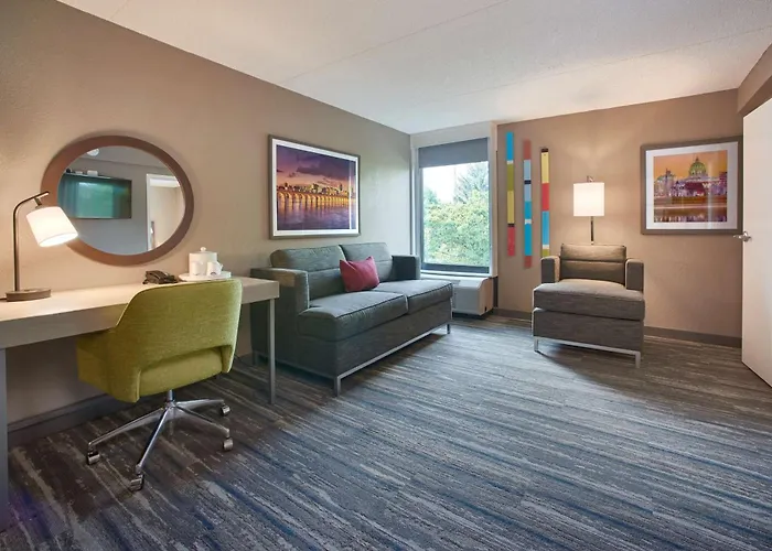 Hampton Inn By Hilton Harrisburg West