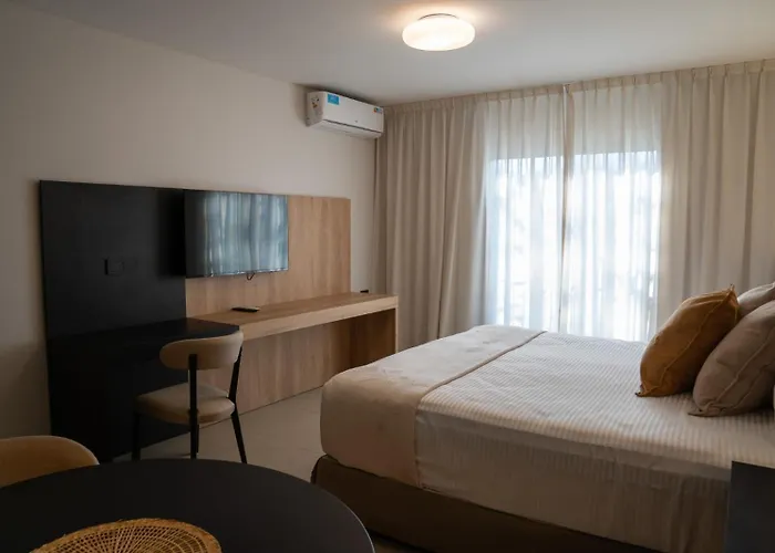 Urbana Suites