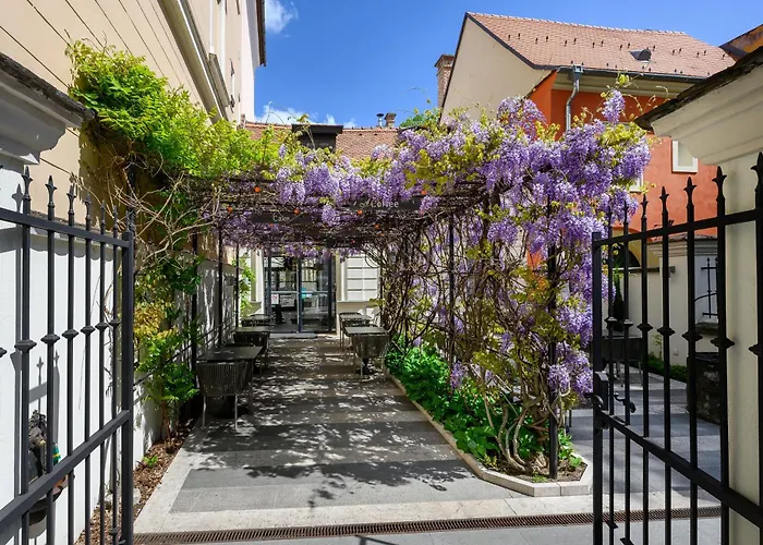 Maison Bistro & Hotel