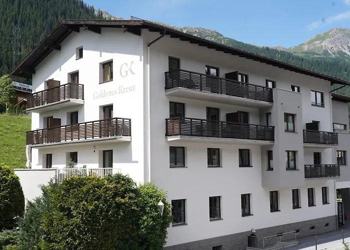 Quality Hosts Arlberg - Hotel Goldenes Kreuz B&B - Sommerkarte Premium Inklusive