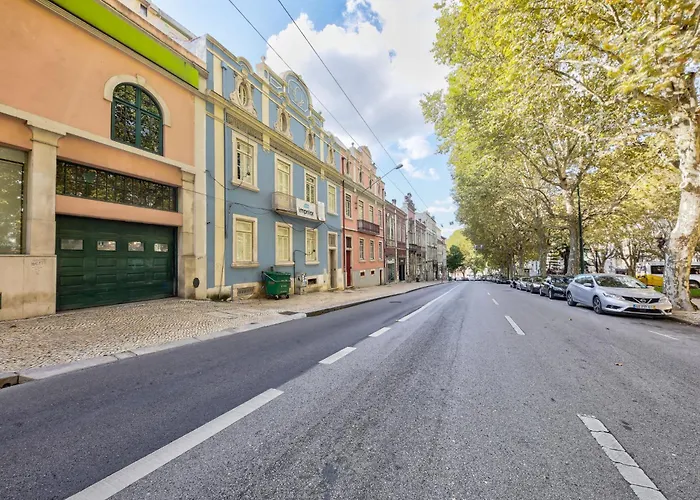 Avenue Garden