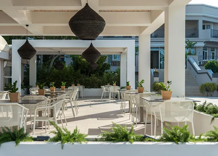 Bitzaro Grande Hotel & Suites Kalamaki 