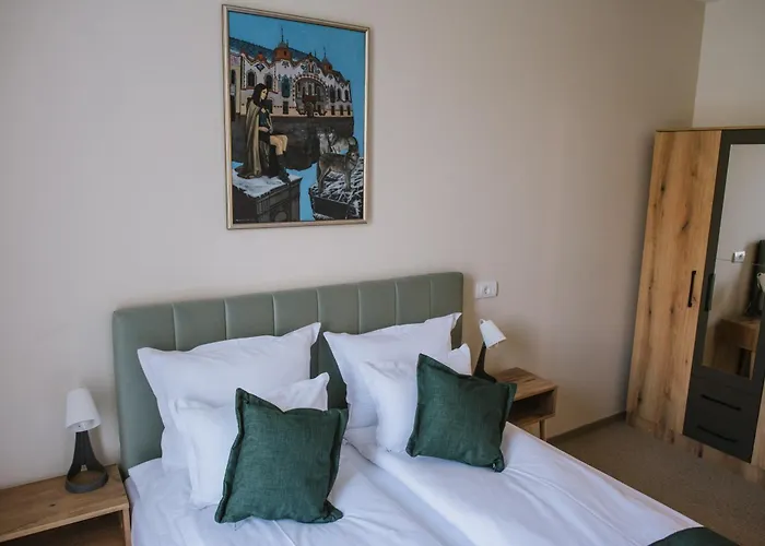 AVIOR Garni Hotel