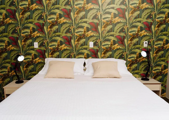 Cris Hotel