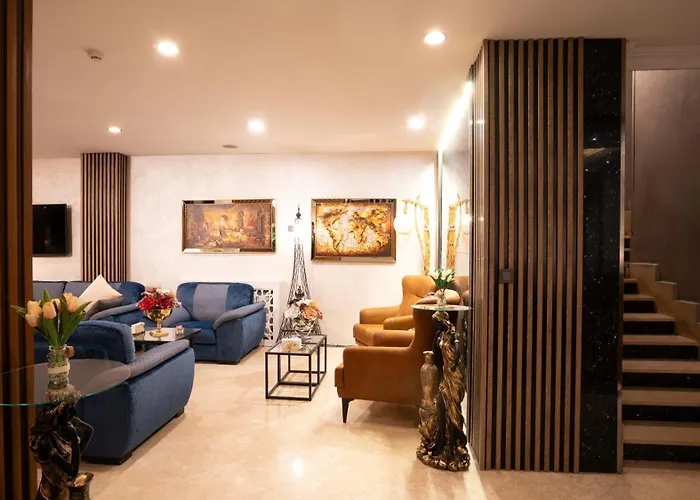 Grand Ani Hotel