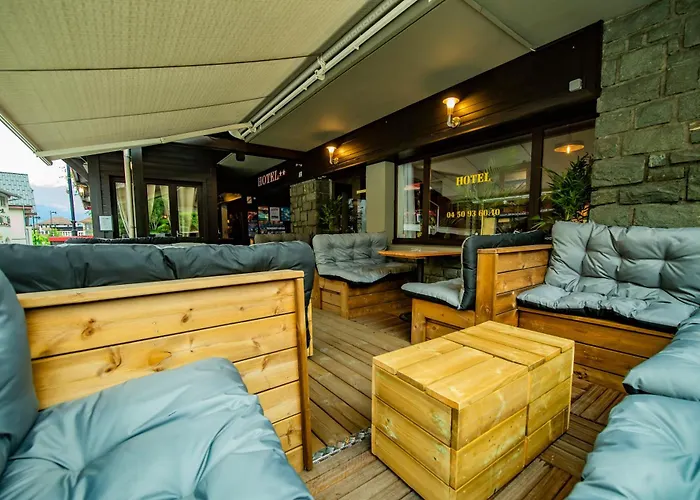 Hotel La Chaumiere Garage Moto Gratuit A 150 M De La Gare Sncf Et Tmb