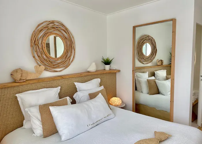 Hotel De La Plage - Mahogany