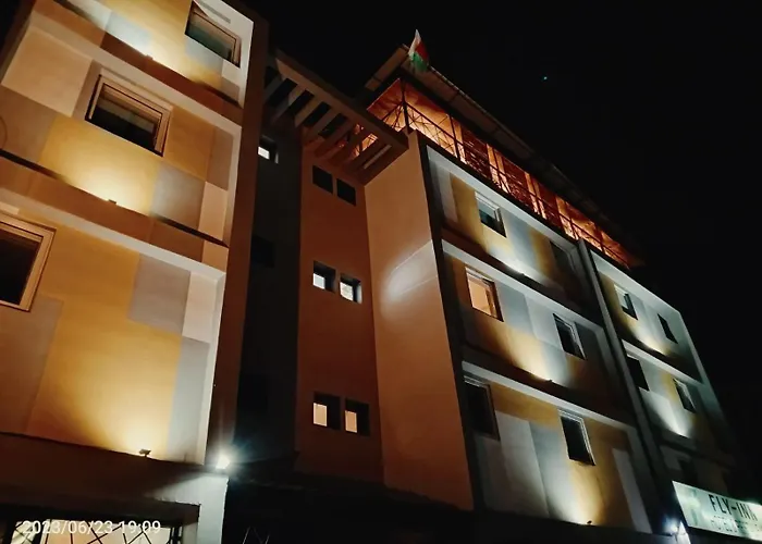 FLY INN Madagascar HOTEL - Navette GRATUITE H24 - à 300m de l'Aéroport International