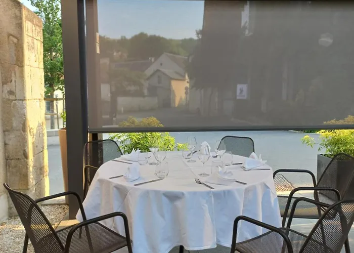 Hotel Restaurant Famille Bourgeois "La Cote Des Monts Damnes"