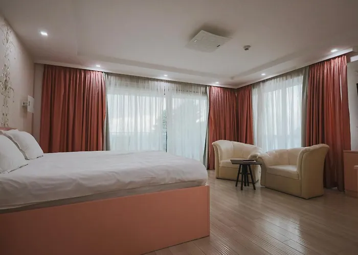 Mr.I Boutique Hotel & Bar