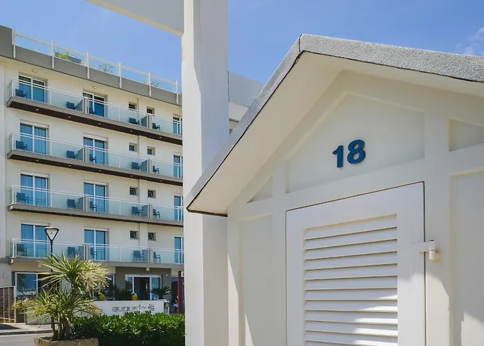Hotel Augustus- Davanti a noi c'è solo il mare