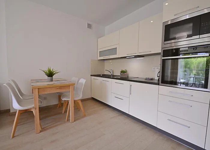 Osiedle Cesarskie Apartamenty - Parking - Apartamenty Bryza