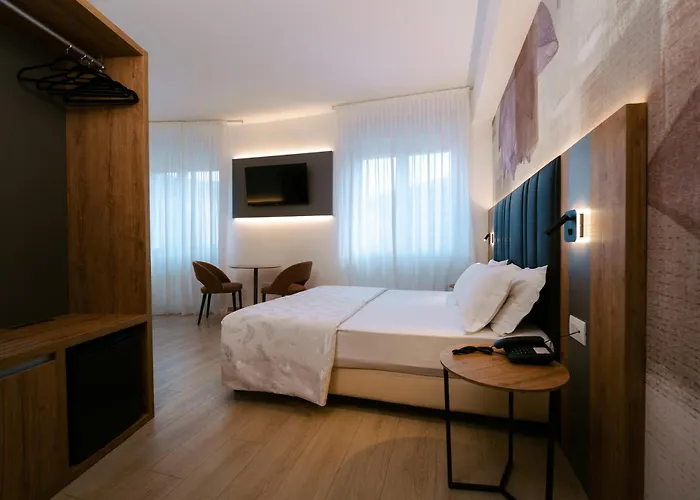 Hotel Everest
