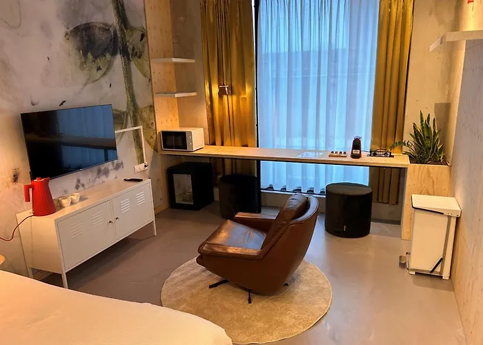 Hotel Moloko -Just A Room- Sleep&Shower-Digital Key By Sms