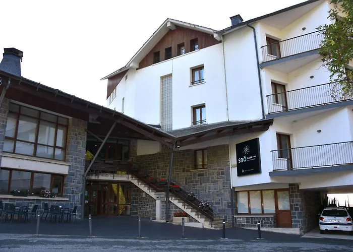 Hotel Y Apartamentos Snoe Isaba
