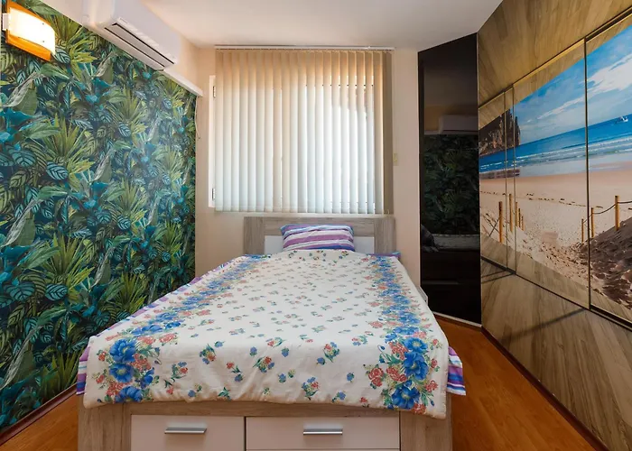 Casa Del Mar Apartments