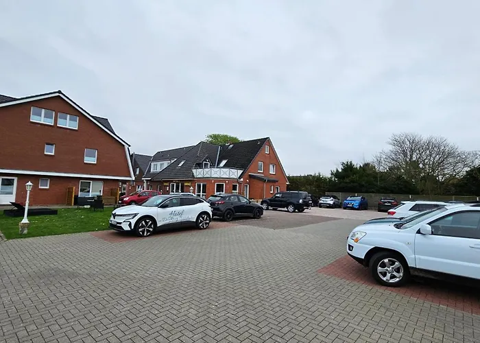 Hotel Dorfkrug Buesum - Guenstige Altbauzimmer Am Oland