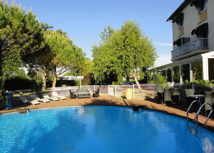 Logis Les Charmilles Chalon-Sur-Saone Sud