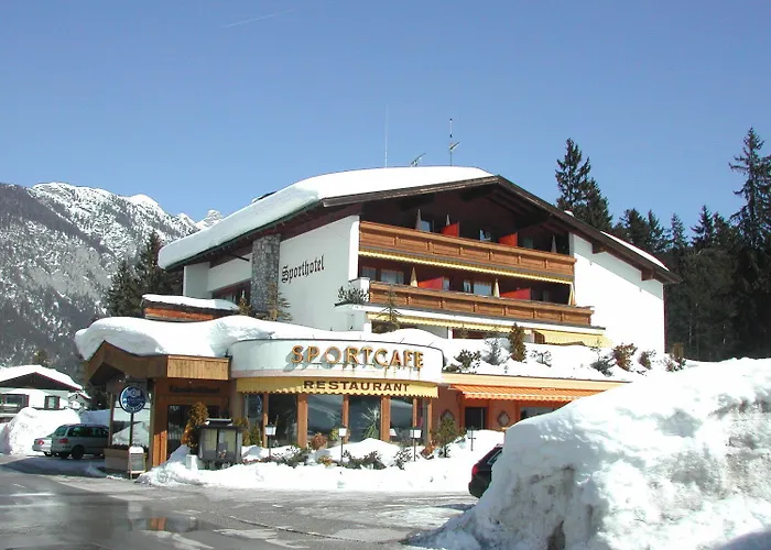Raffl'S Hotel