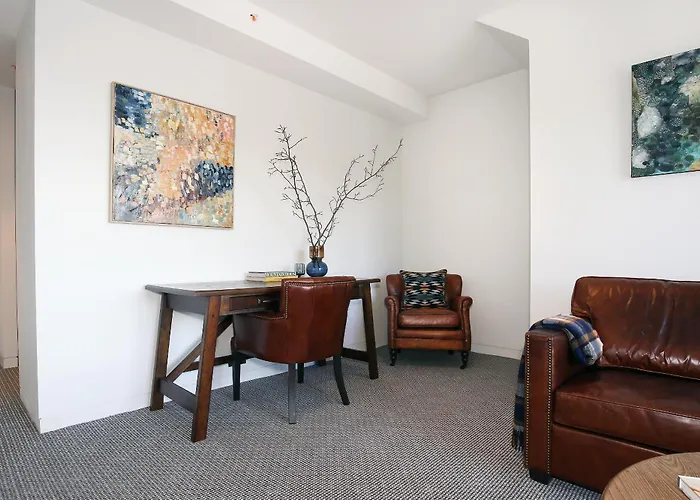 Lake Jindabyne Hotel