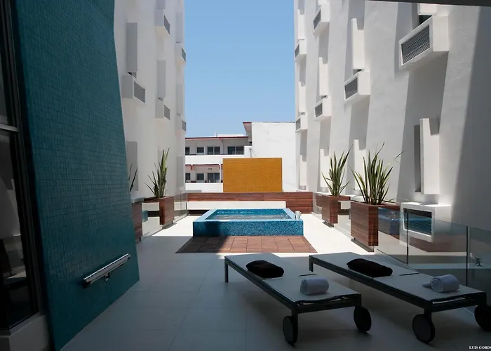 Nu Hotel