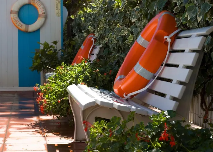 Hotel Villa dei Fiori - sul mare con piscina
