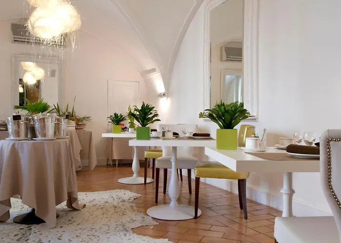 Le Castellas Hotel & Spa - Pont Du Gard - Uzes