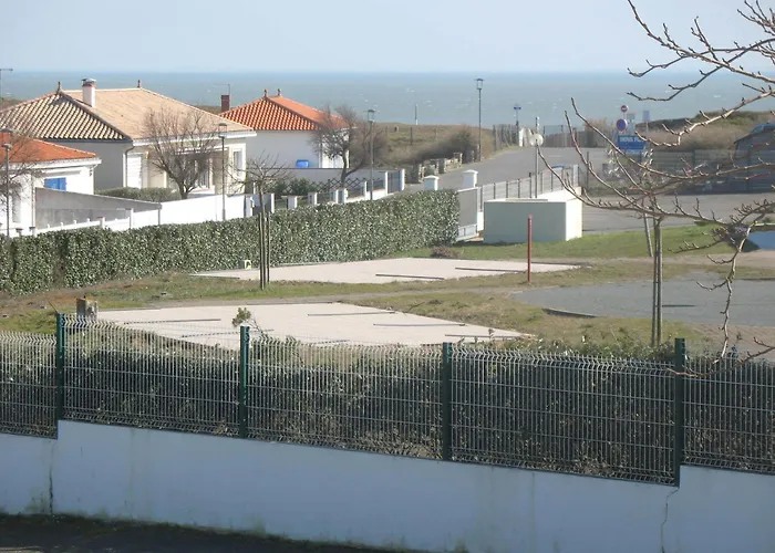 Au Petit Bonheur