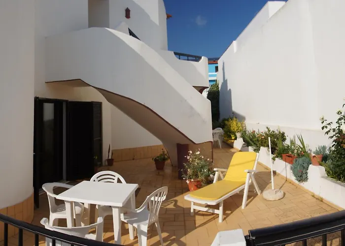 Apartamentos E Quartos Atalaia