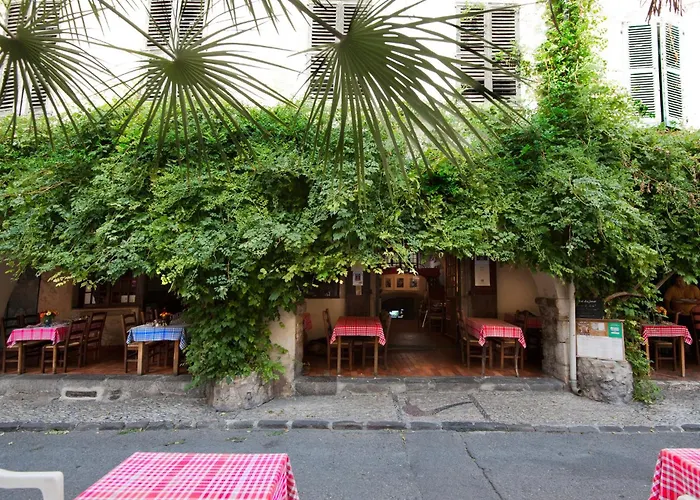 Hôtel Les Arcades