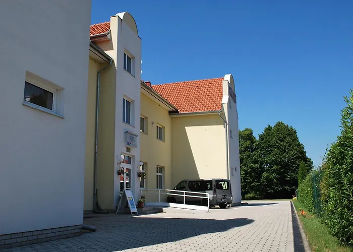 Fonix Hotel