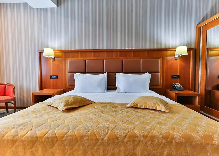 Kings Park Hotel