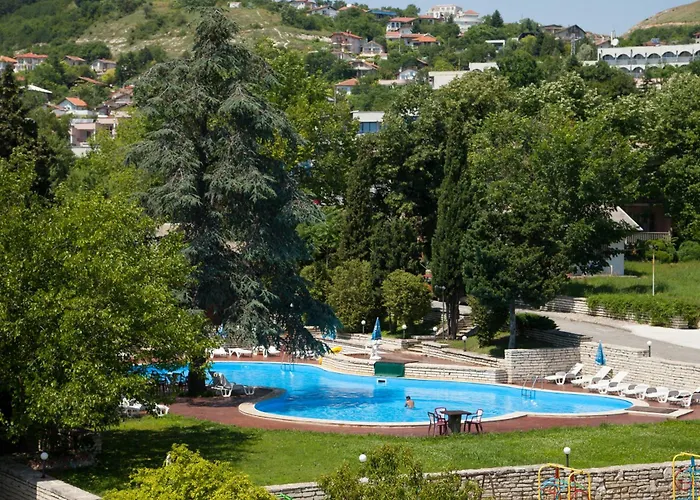 Bisser Hotel - Free Parking - Free Pool Access